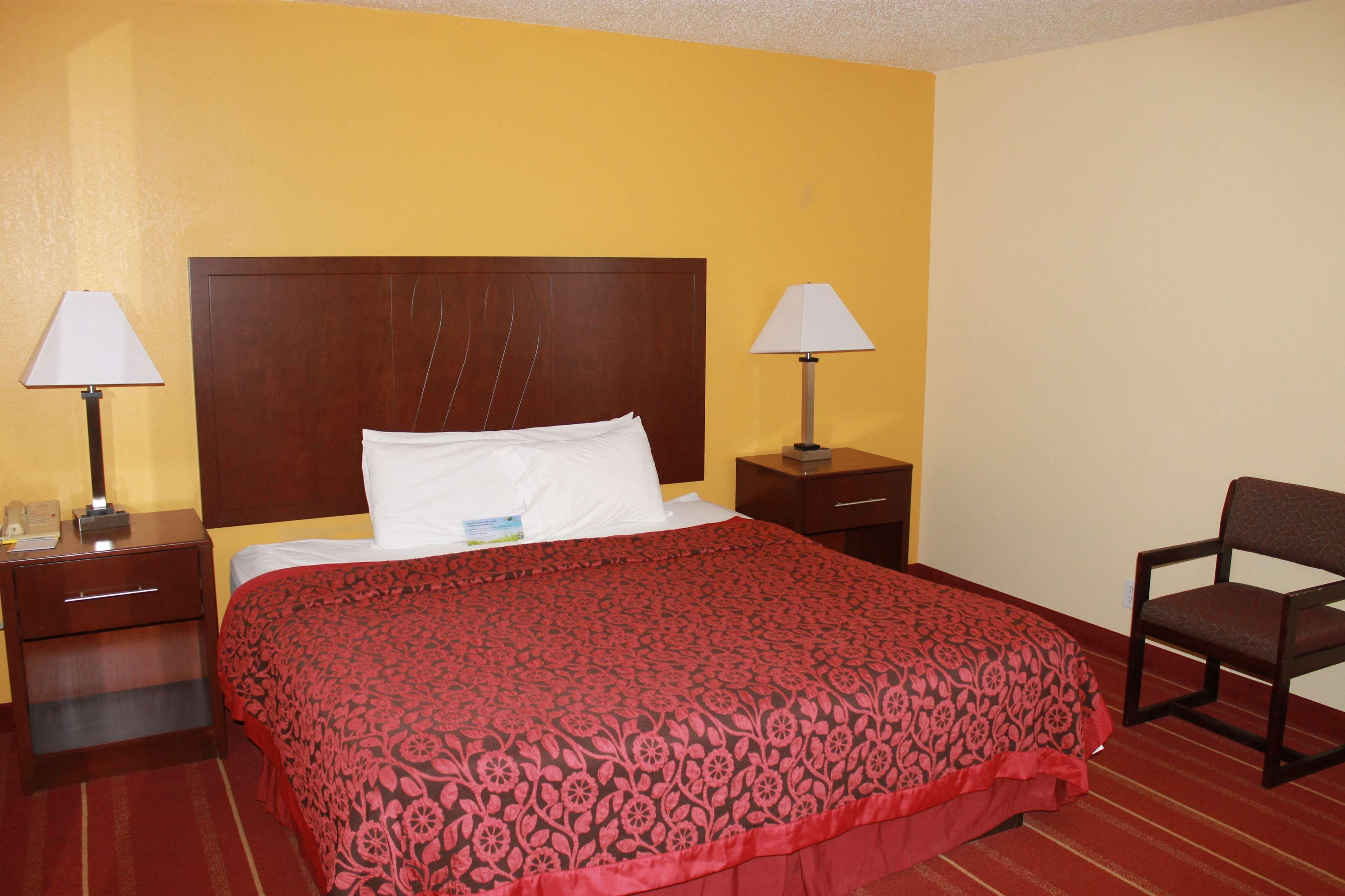 Days Inn By Wyndham Walcott Davenport Экстерьер фото
