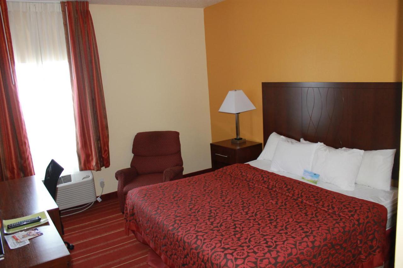 Days Inn By Wyndham Walcott Davenport Экстерьер фото
