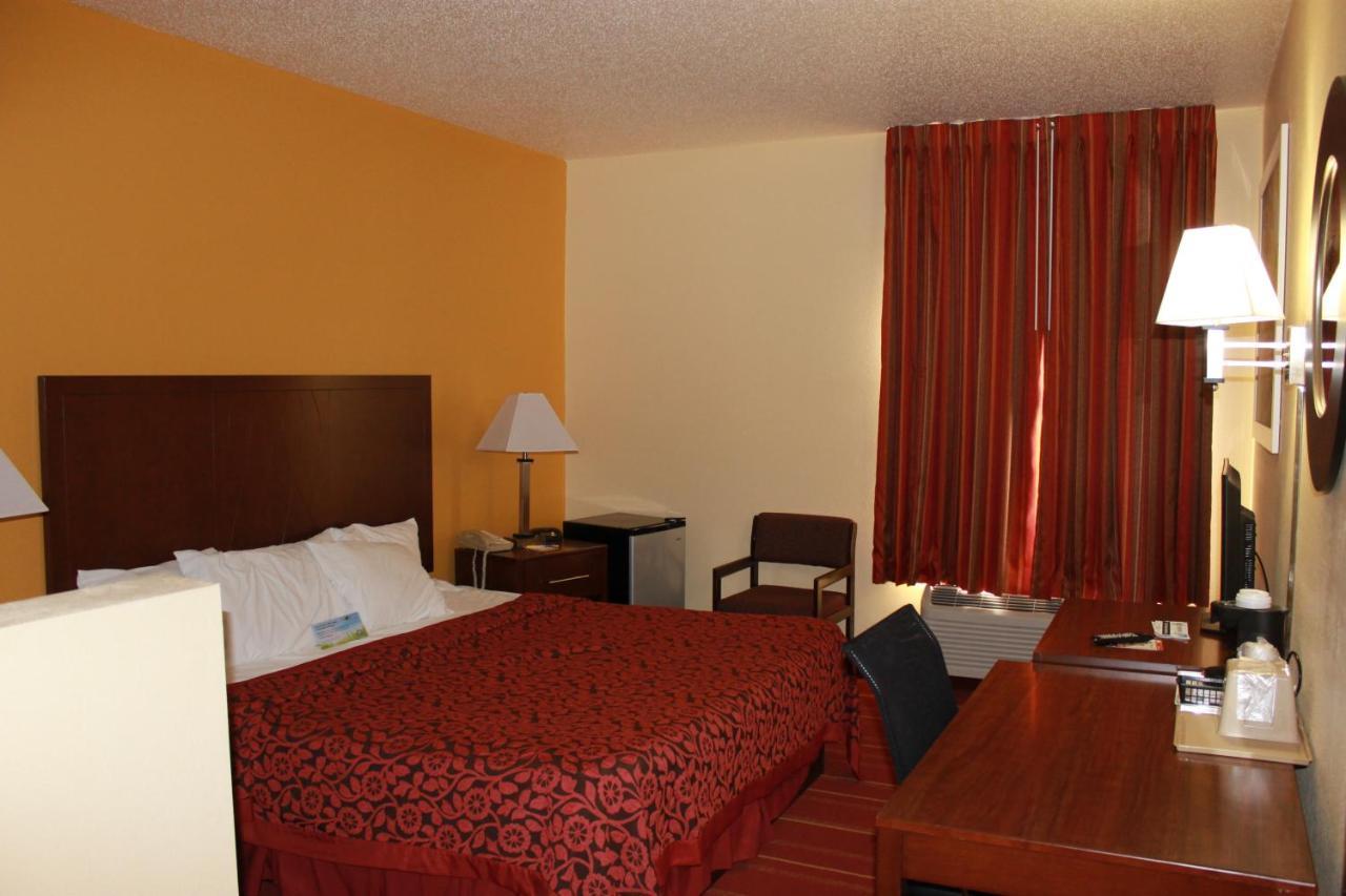 Days Inn By Wyndham Walcott Davenport Экстерьер фото