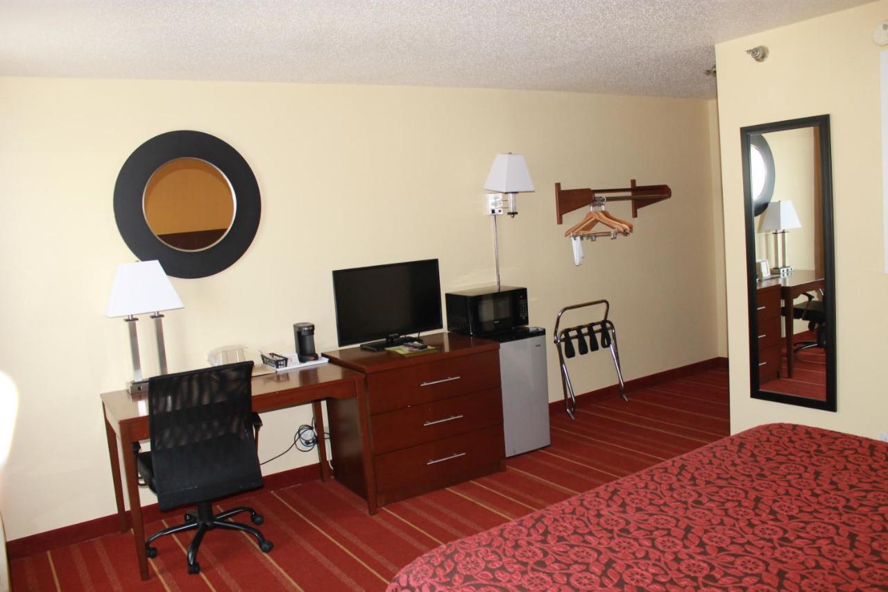 Days Inn By Wyndham Walcott Davenport Экстерьер фото