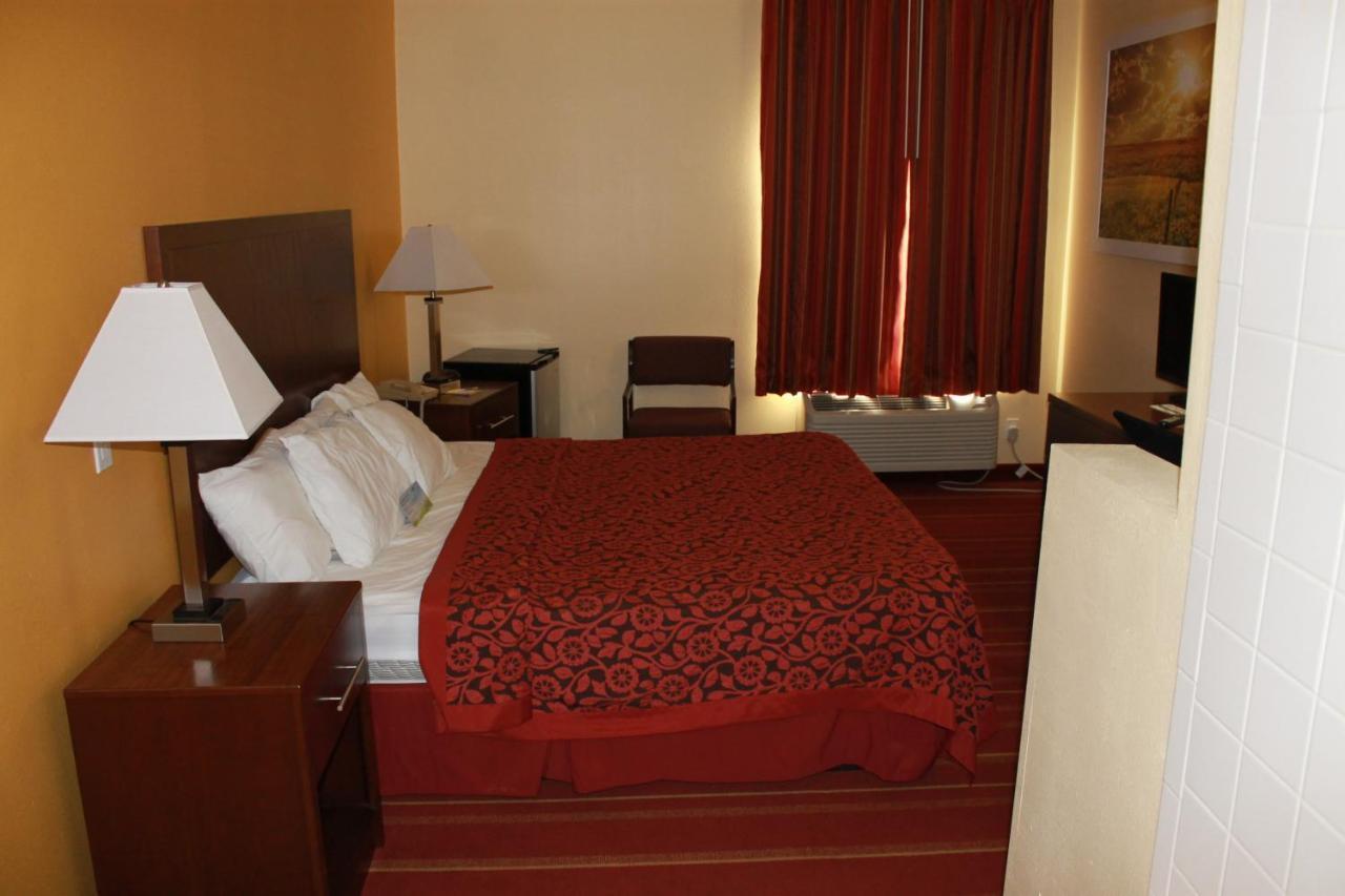 Days Inn By Wyndham Walcott Davenport Экстерьер фото