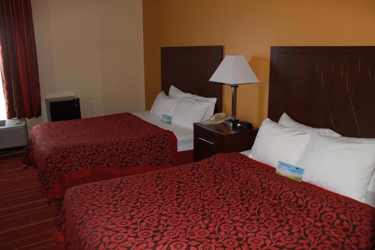 Days Inn By Wyndham Walcott Davenport Экстерьер фото