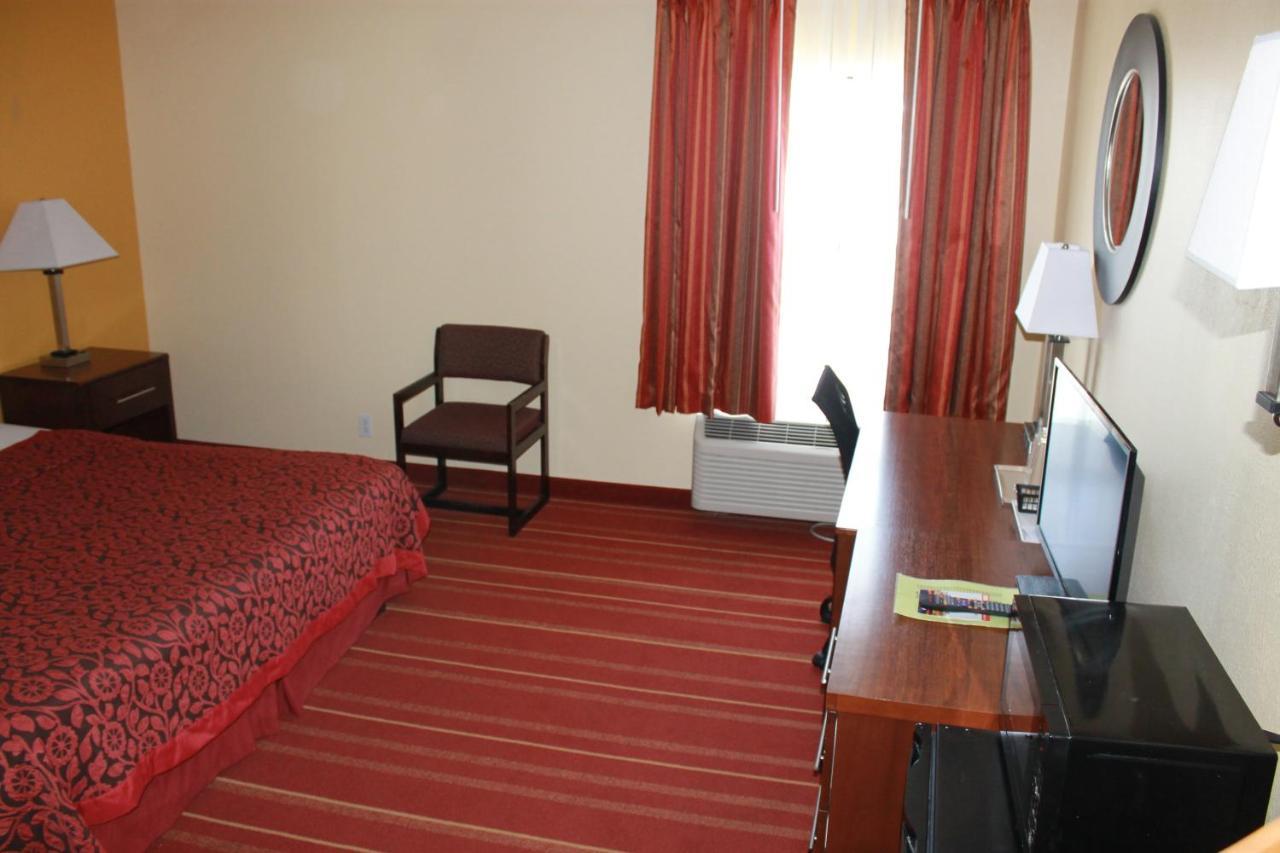 Days Inn By Wyndham Walcott Davenport Экстерьер фото