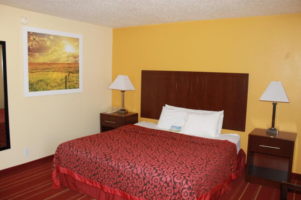 Days Inn By Wyndham Walcott Davenport Экстерьер фото